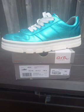 Ara size 9 women's running shoe/sneaker